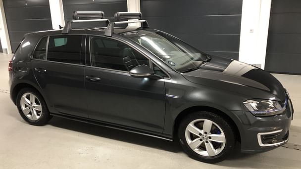 Volkswagen Golf Kombi med Skistativ