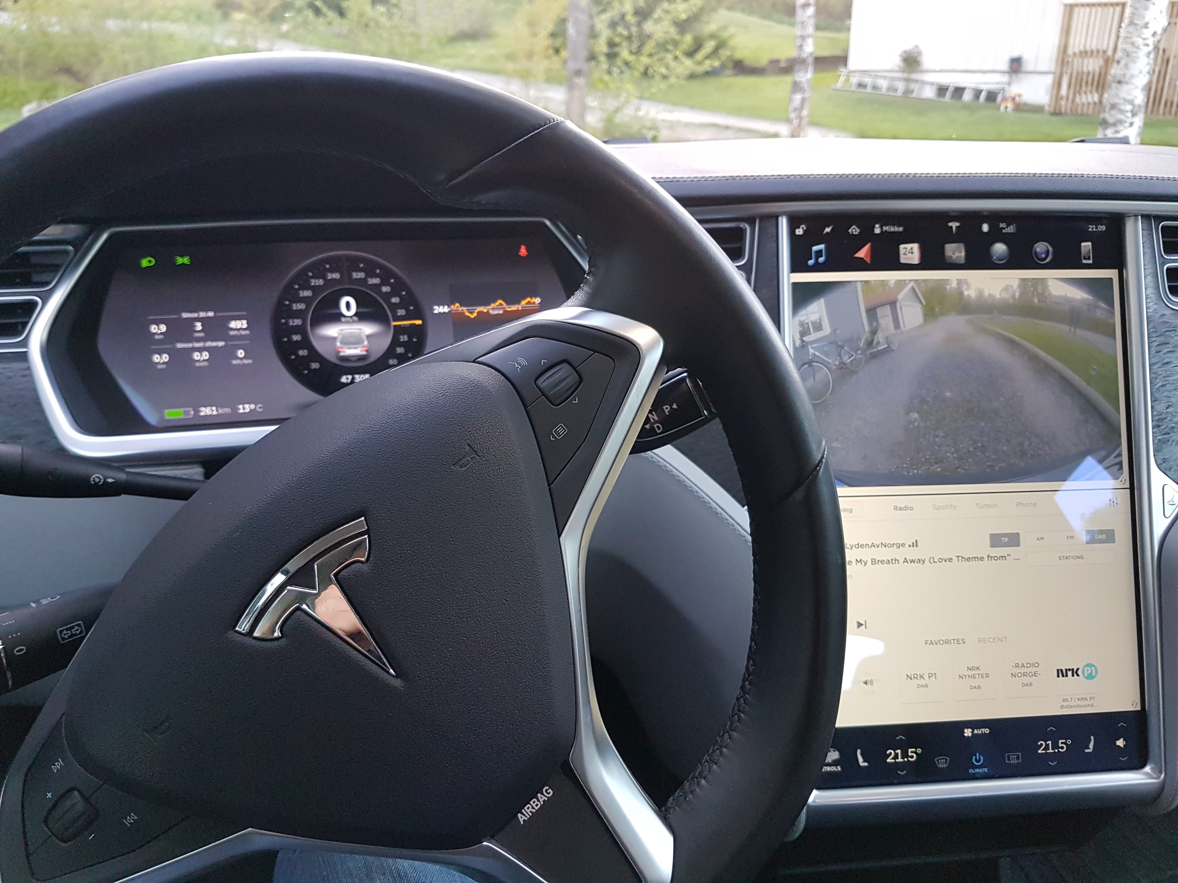 Tesla Model S 85 med Bluetooth audio