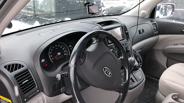 Kia Carnival med Lydinngang