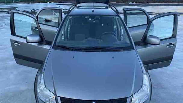 Suzuki SX4 med Skistativ