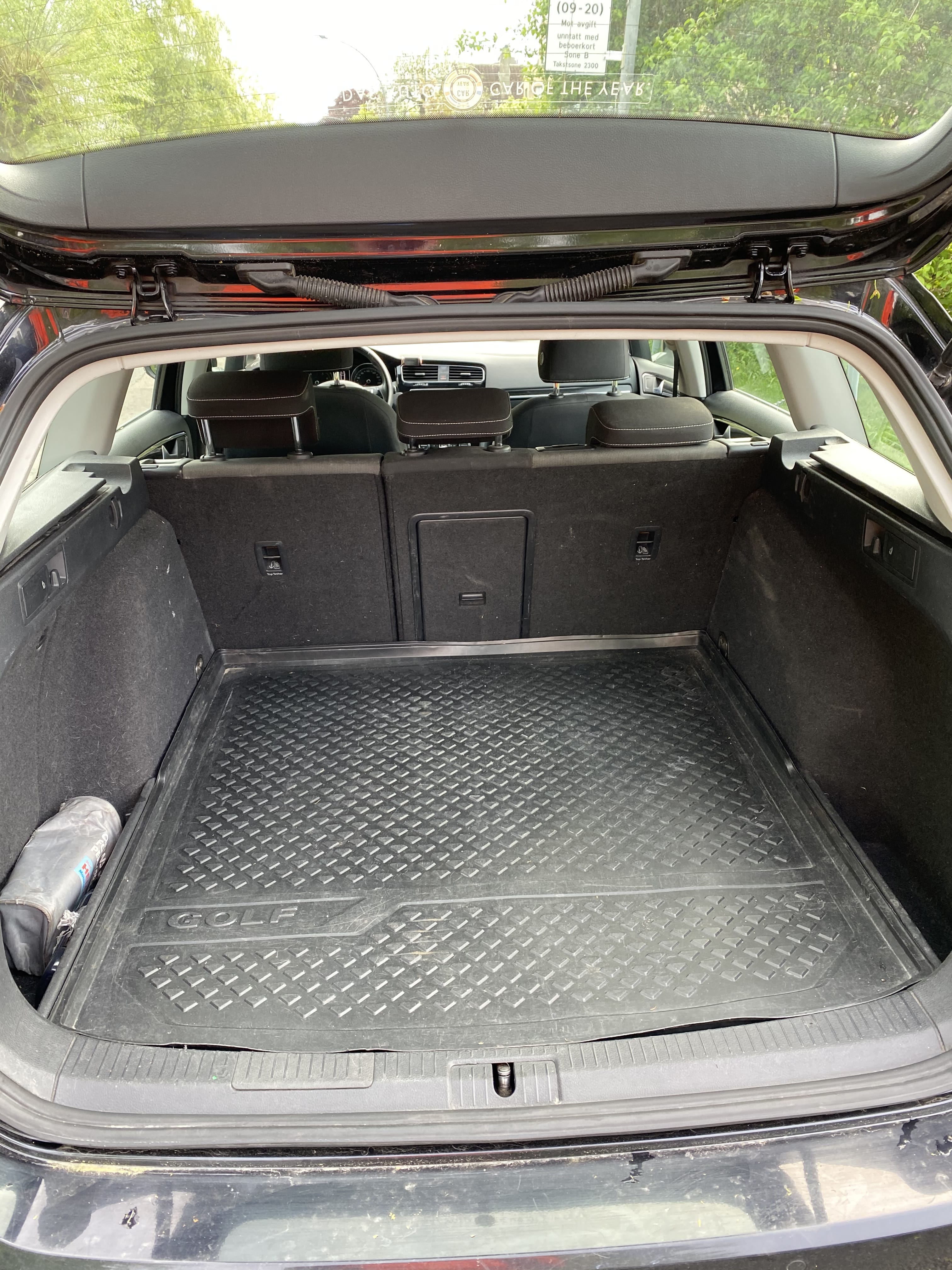 Volkswagen Golf Kombi with Audio / iPod input
