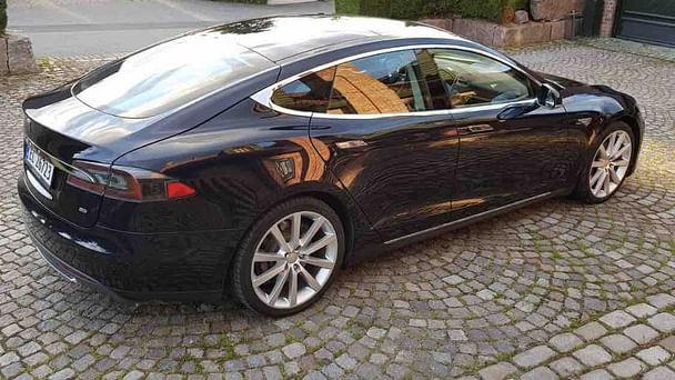 Tesla Model S med GPS