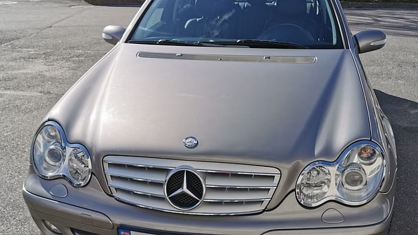 Mercedes Classe C med Vinterdekk