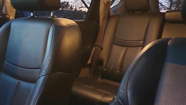 Nissan X-Trail med Lydinngang