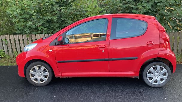 Peugeot 107 med Lydinngang