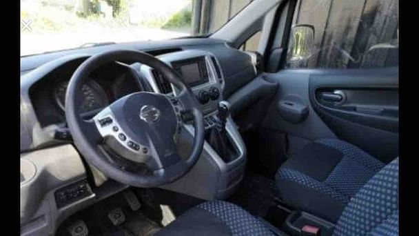 Nissan NV200 med Lydinngang