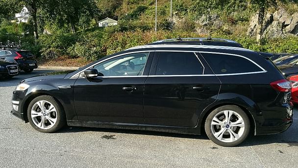 Ford Mondeo SW med Sykkelstativ