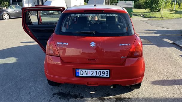 Suzuki Swift med Lydinngang