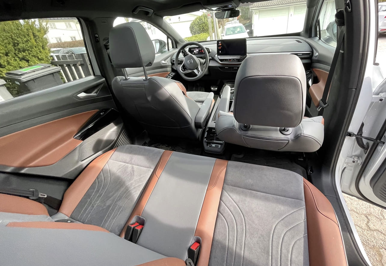 Volkswagen ID.4 with Baby seat
