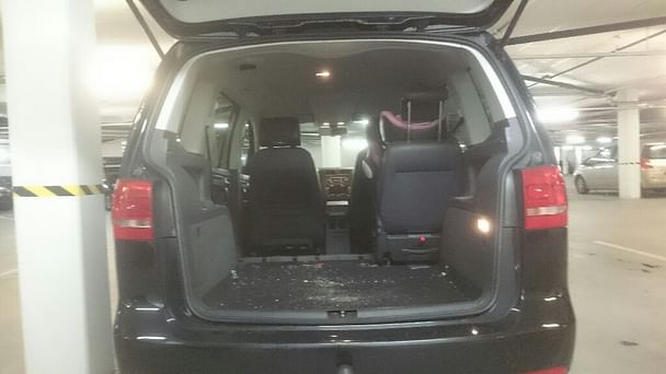 Volkswagen Touran med Skistativ