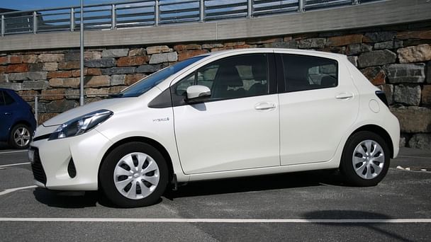 Toyota Yaris med Lydinngang