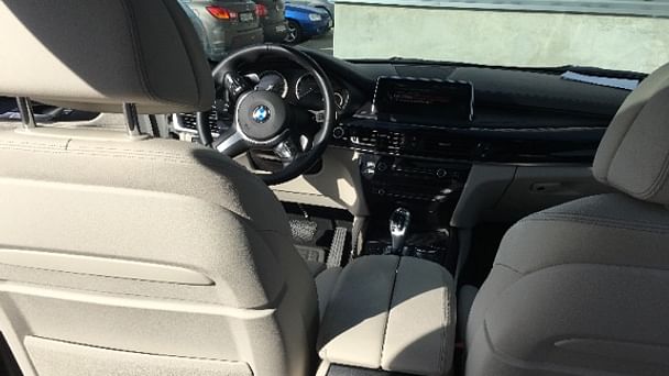 BMW X5 med Lydinngang
