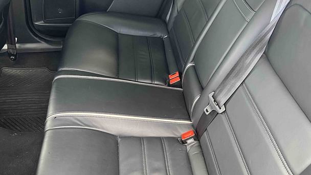 Ford Mondeo SW med Lydinngang