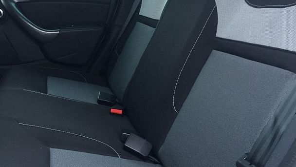 Dacia Duster med Skistativ