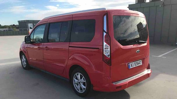 Ford Tourneo Connect med Lydinngang