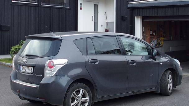 Toyota Verso med Skistativ