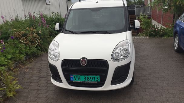 Fiat Doblo Cargo med Vinterdekk