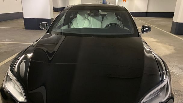 Tesla Model S med Skistativ