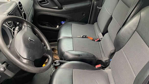 Peugeot Partner med Sykkelstativ