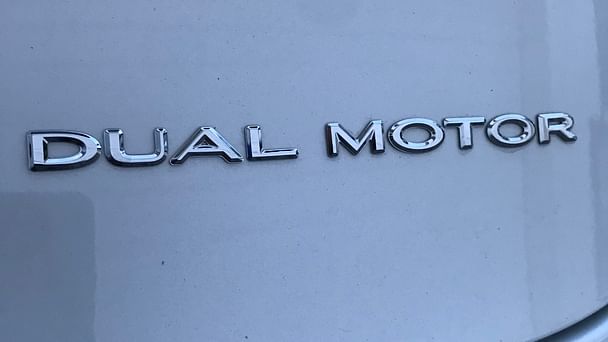 Tesla Model 3 med Lydinngang