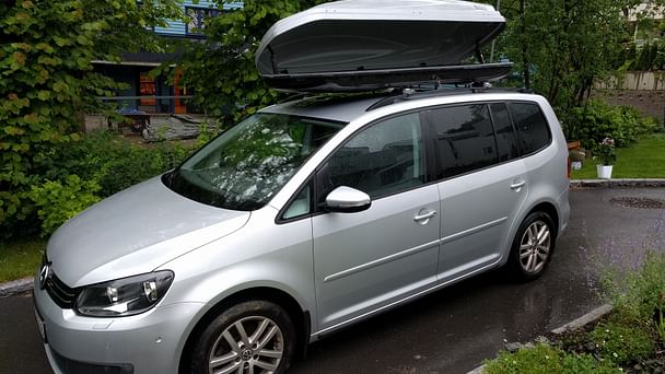 Volkswagen Touran 7-seter med stor skiboks med Aircondition