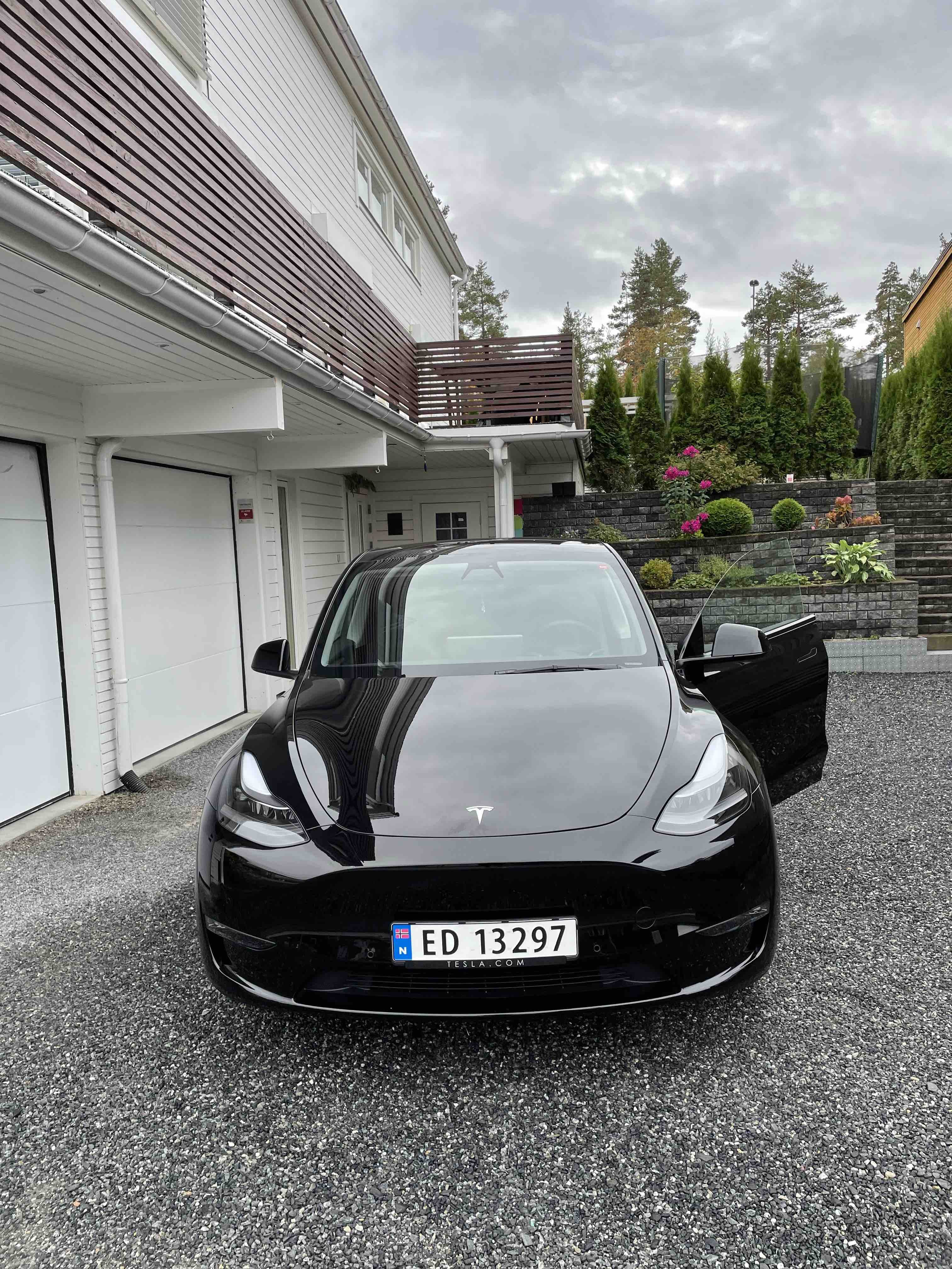 Tesla Model Y med Aircondition