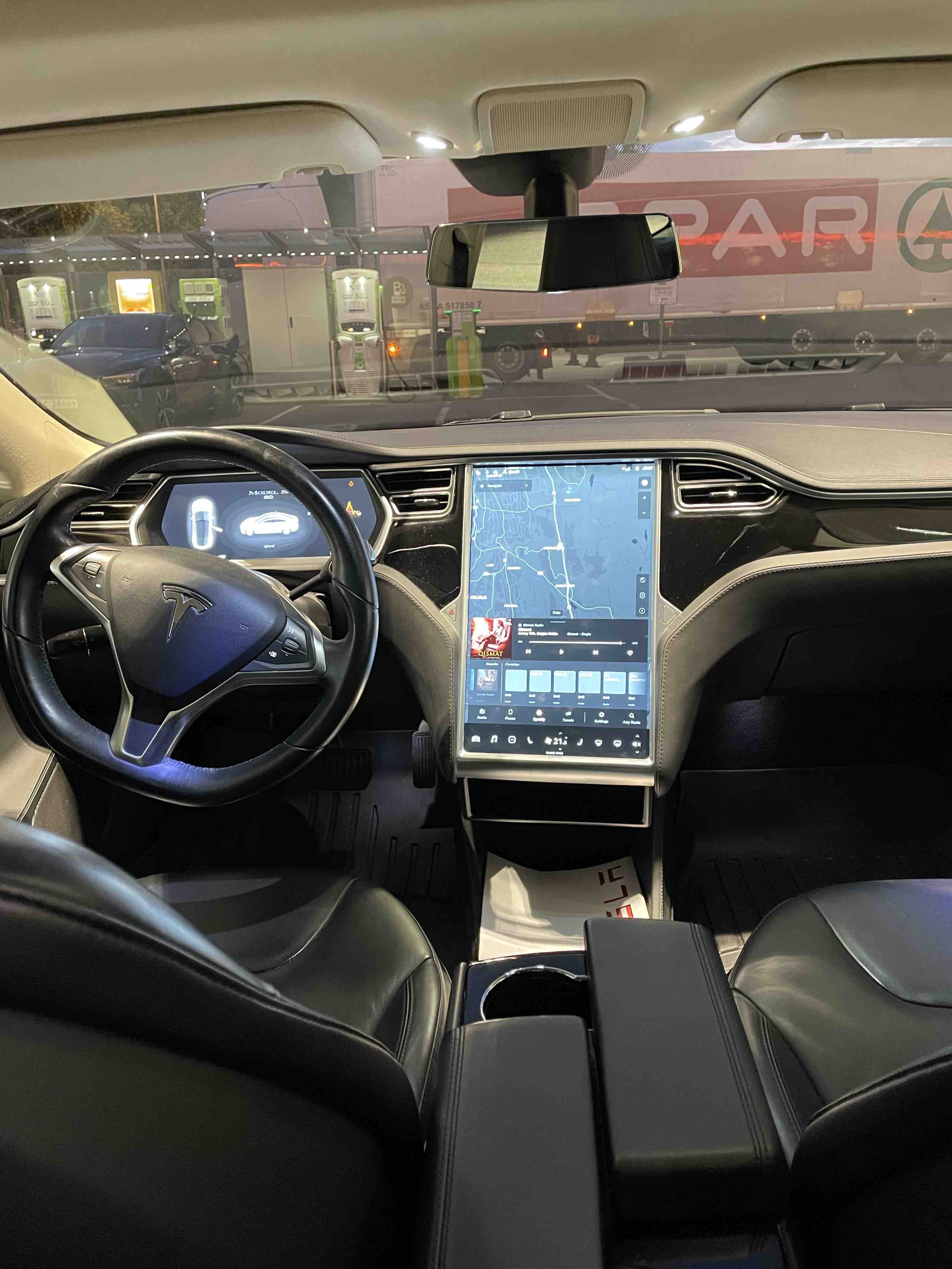 Tesla Model S with Audio / iPod input