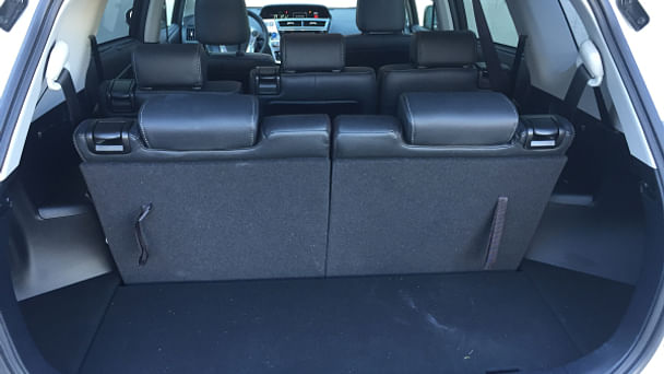Toyota Prius + med Skistativ