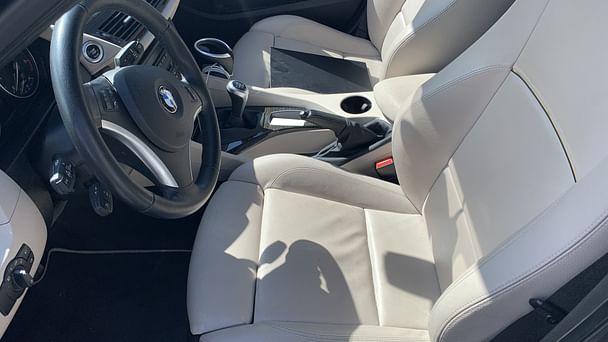 BMW X1 med Lydinngang