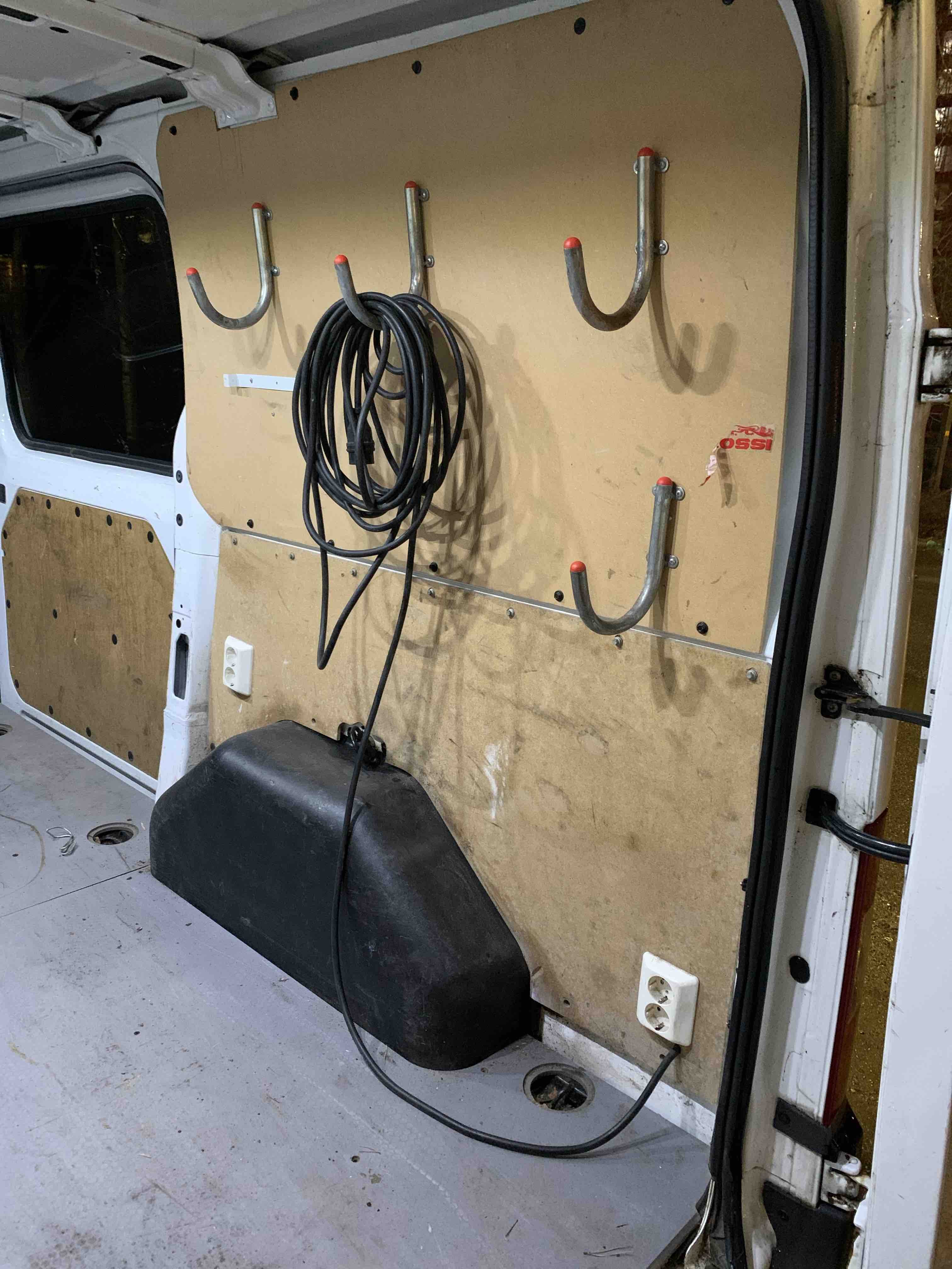 Ford Transit Varebil 115 T300 med Vinterdekk