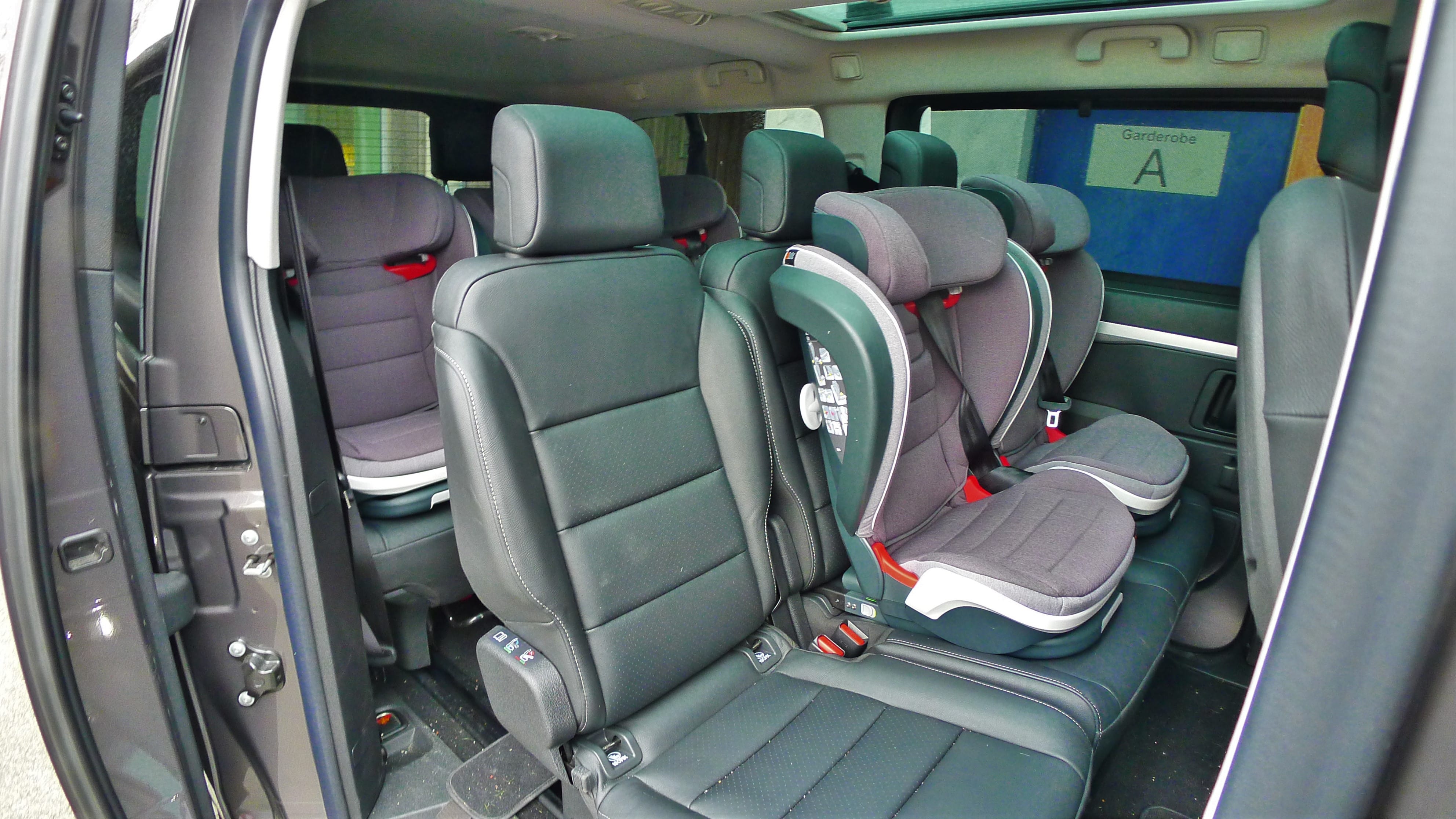 Peugeot Traveller Business Elbil, rekkevidde 28 mil med Babysete