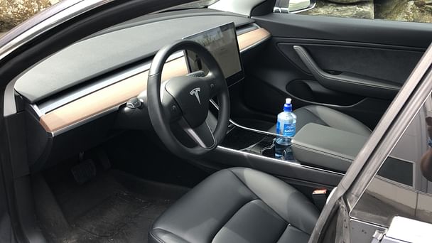 Tesla Model 3 med GPS