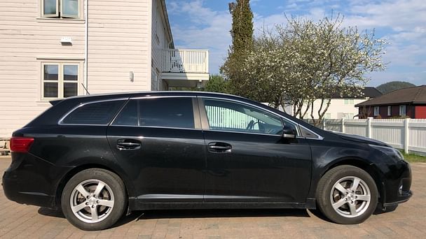 Toyota Avensis med Cruisekontroll