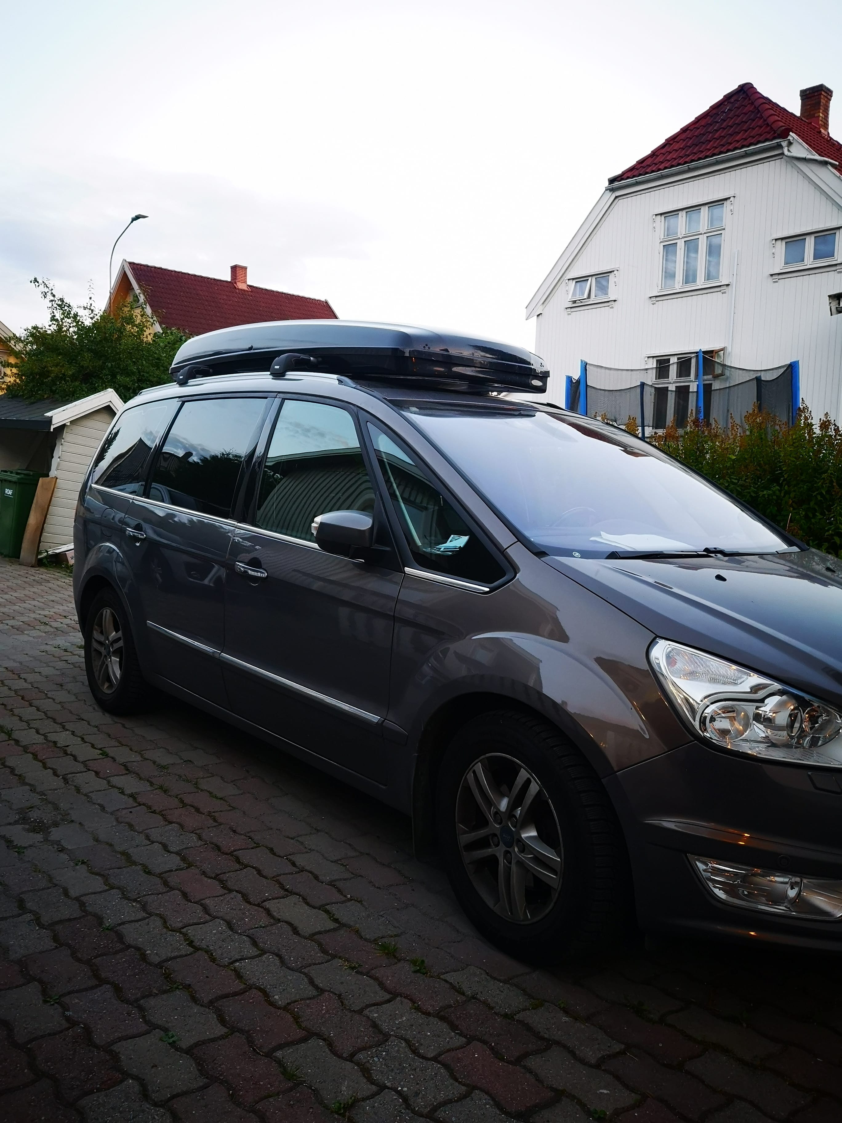 Ford Galaxy med Lydinngang