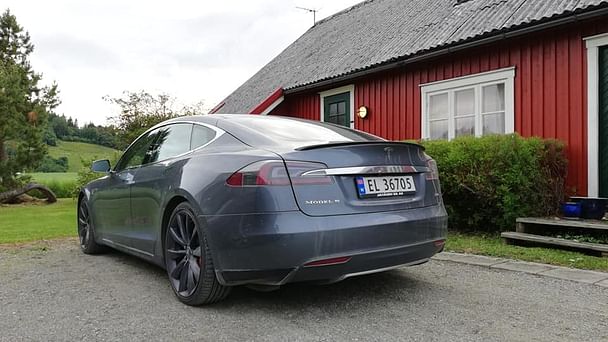 Tesla Model S med GPS