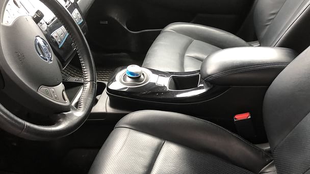 Nissan Leaf med Lydinngang