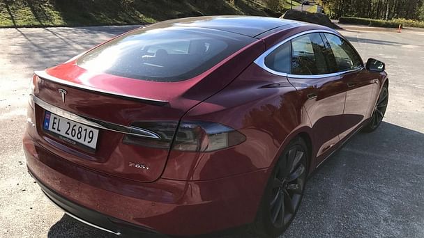 Tesla Model S med GPS