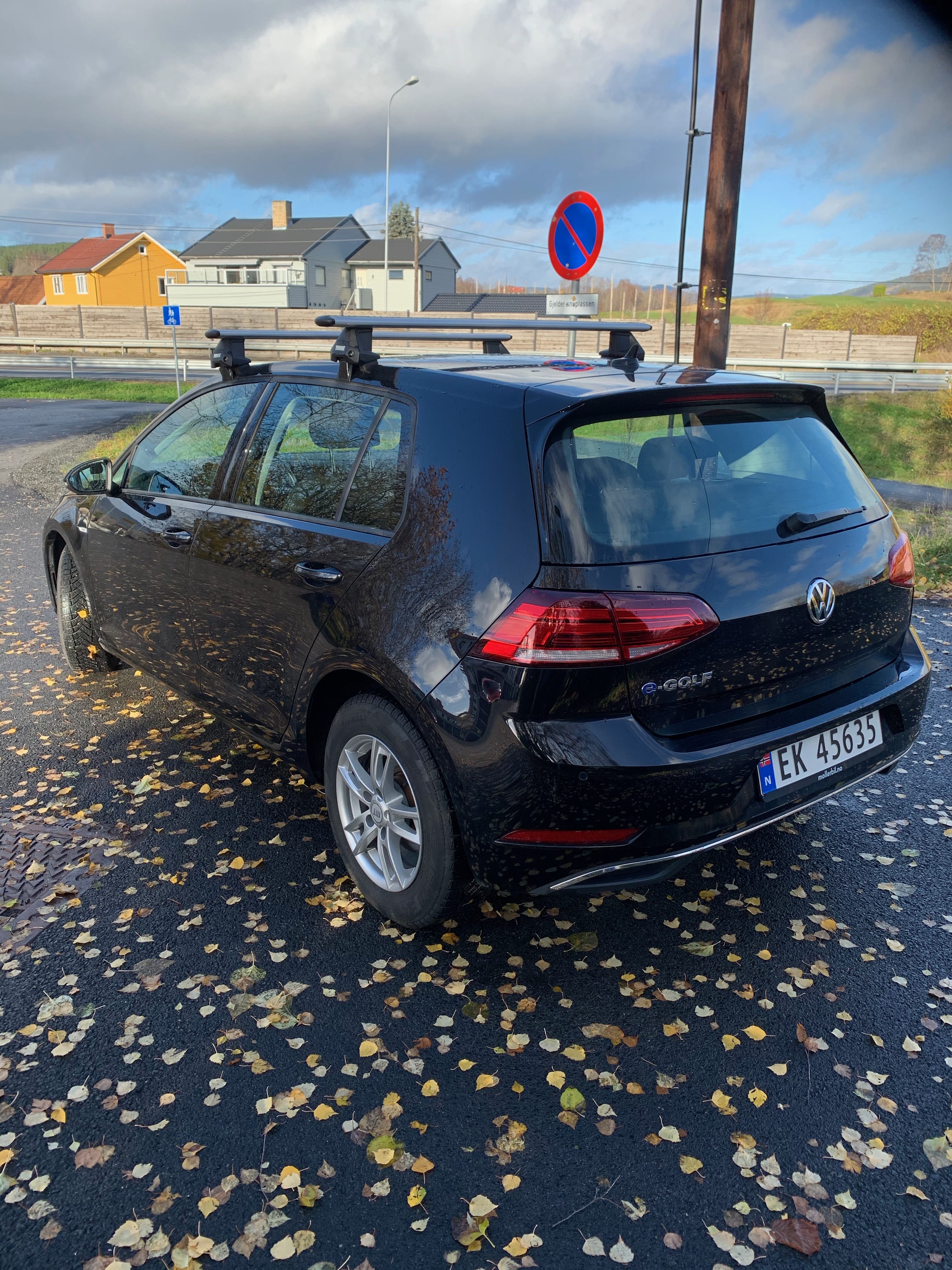 Volkswagen e-Golf with GPS