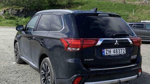 Mitsubishi Outlander PHEV med GPS