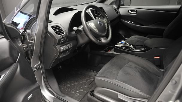 Nissan Leaf med Lydinngang