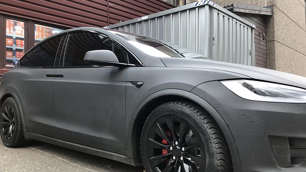 Tesla Model X med GPS