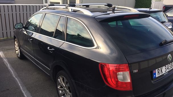 Skoda Superb Combi med Vinterdekk