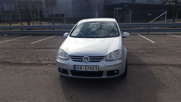 Volkswagen Golf med Vinterdekk