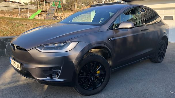 Tesla Model X med GPS