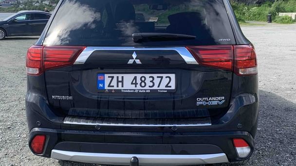 Mitsubishi Outlander PHEV med Cruisekontroll