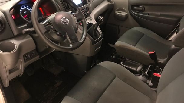 Nissan NV200 med Lydinngang