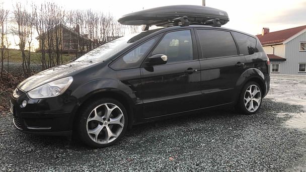 Ford S-Max med Vinterdekk