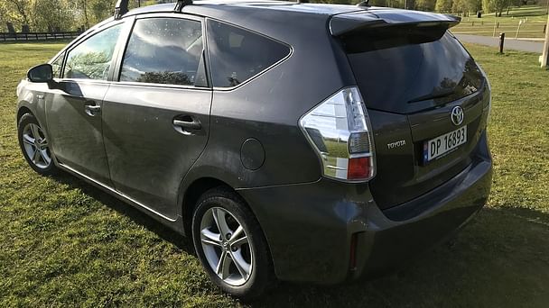 Toyota Prius +