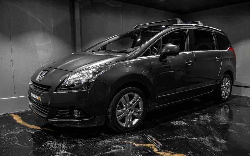 Peugeot 5008 med GPS