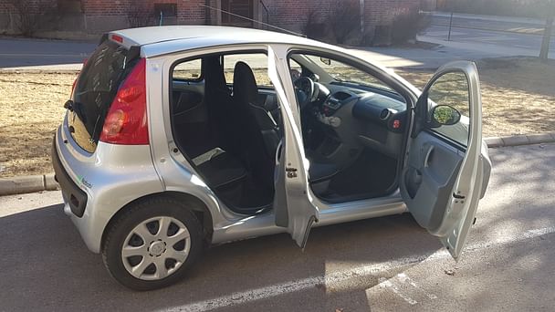 Peugeot 107 med Lydinngang